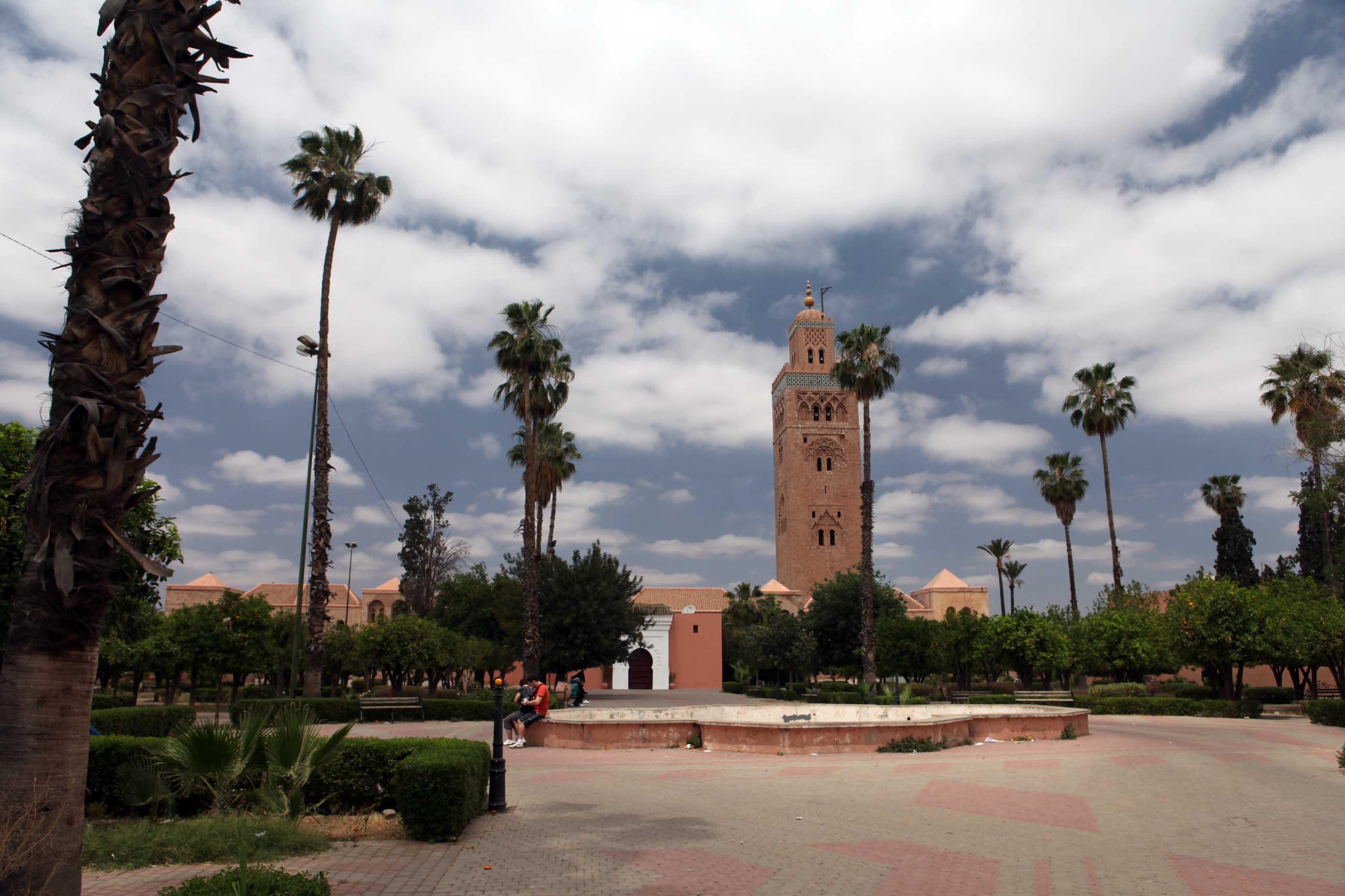 Кутубия. Мечеть Аль Кутубия Марракеш Марокко. Мечеть Кутубия Марокко. Минарет Кутубийа в Марракеше. Кутубия библиотека в Марокко.