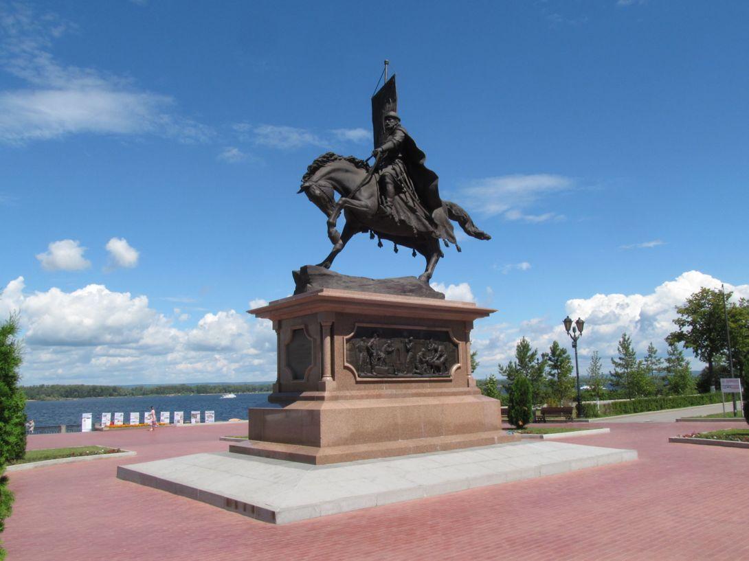 Памятник засекину в самаре на набережной фото