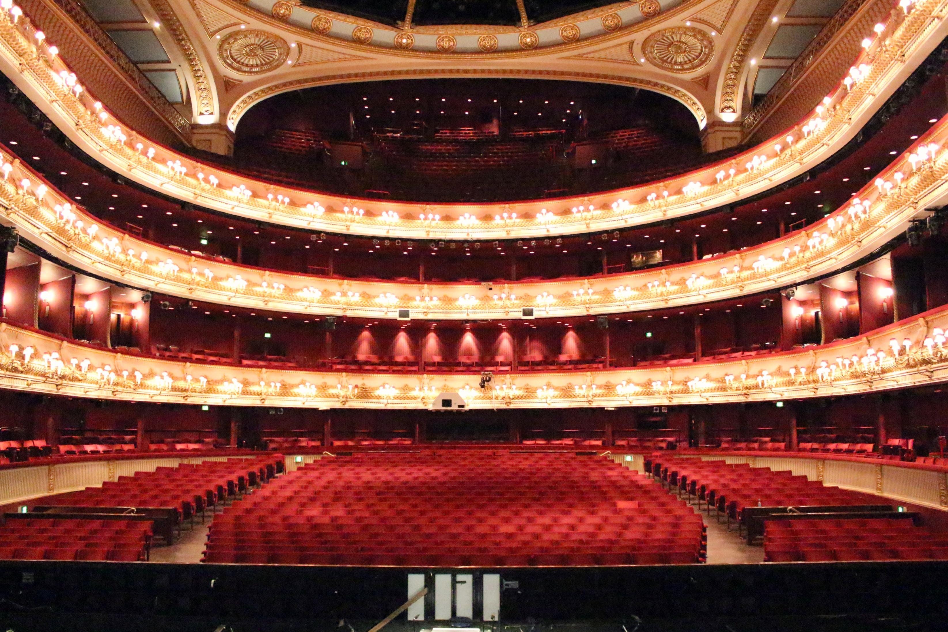 Театр ее величества в лондоне