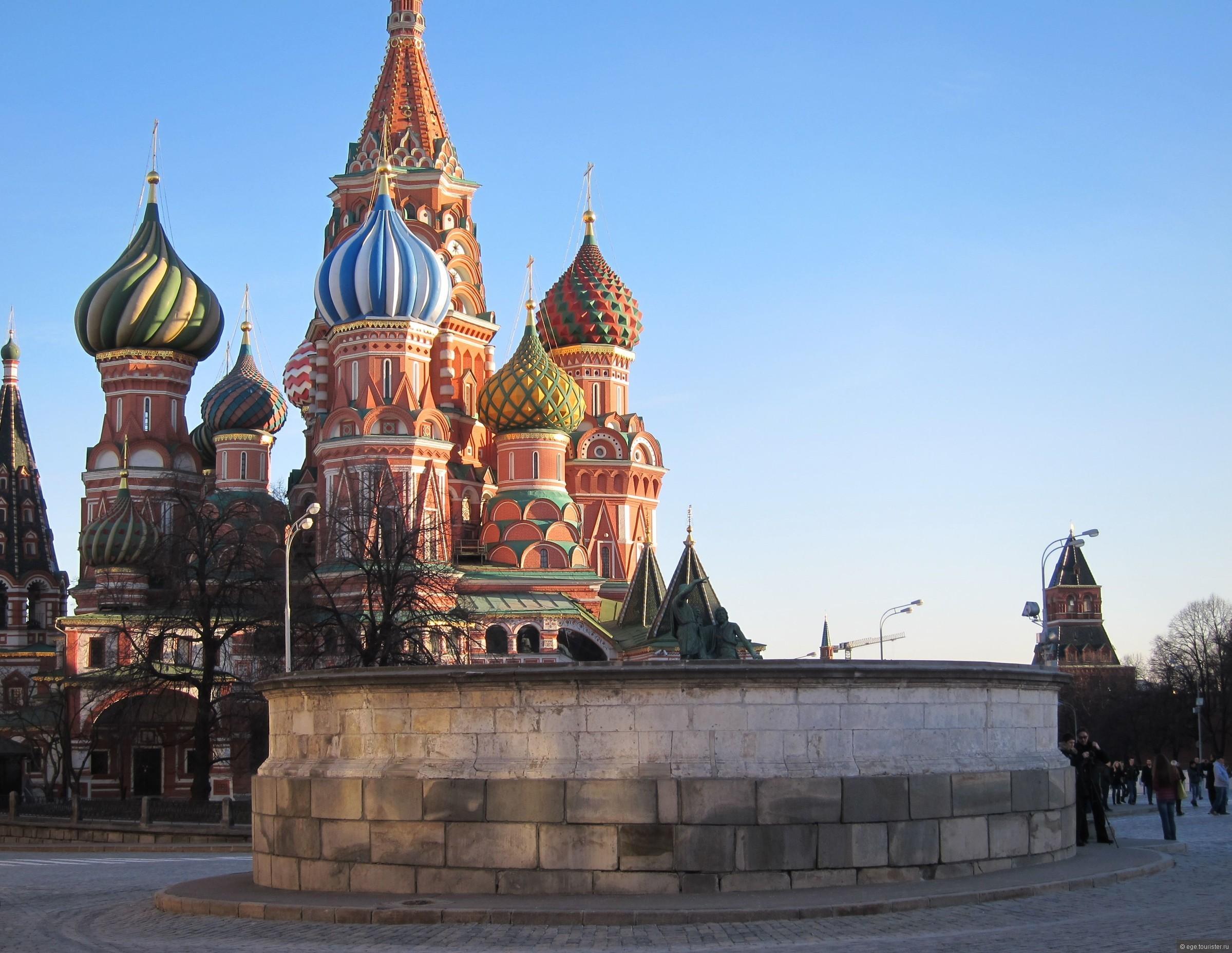 Москва памятники древнего зодчества. Собор Василия Блаженного лобное место. Лобное место в Москве на красной площади. Кремль красная площадь лобное место. Памятник лобное место в Москве.