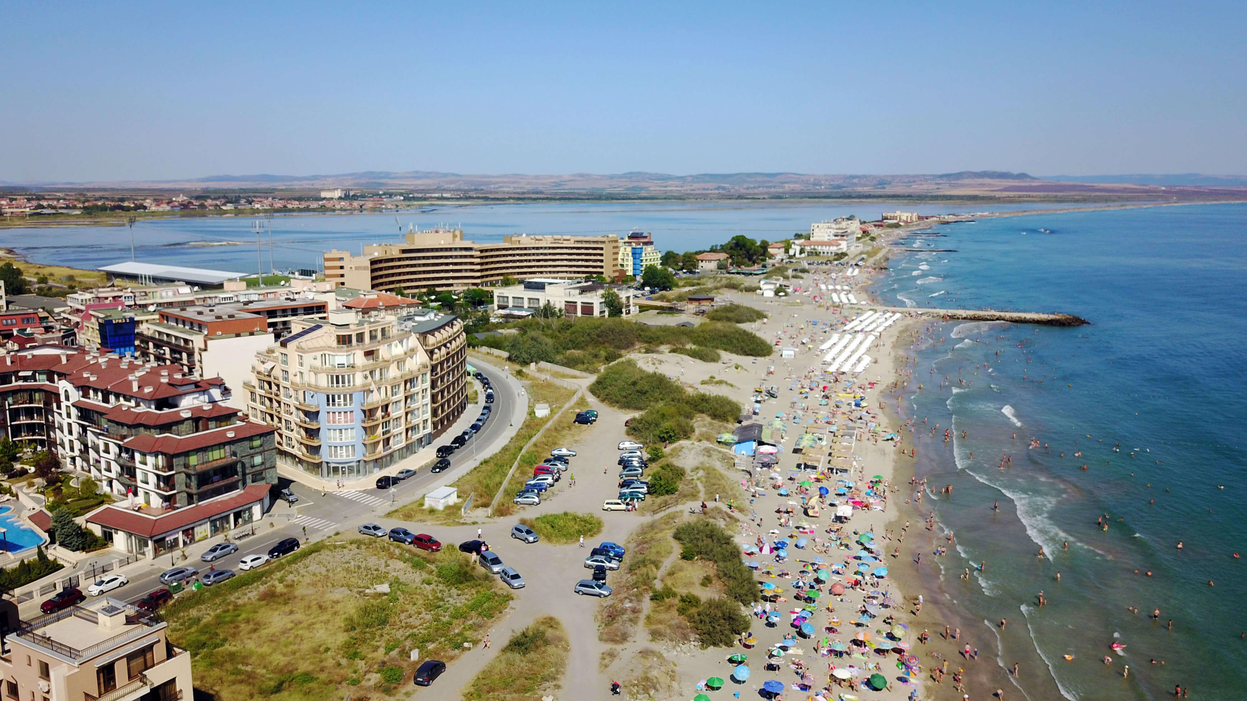 Адрес в болгарии. Поморие Болгария. Город Поморие в Болгарии. Поморие Болгария пляжи. Поморье Болгария площадь.