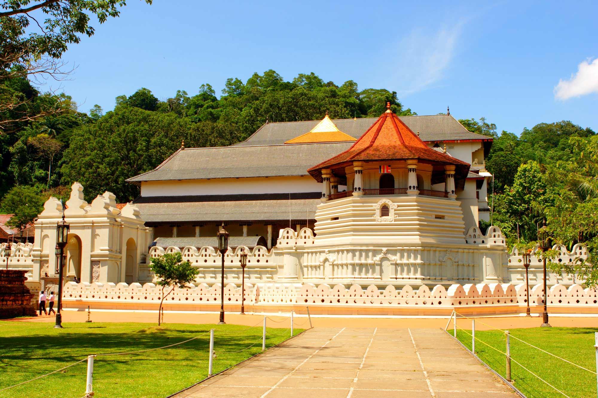 Фото Храм Зуба Будды