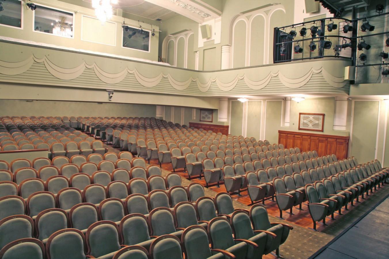 Театр Акимова зал