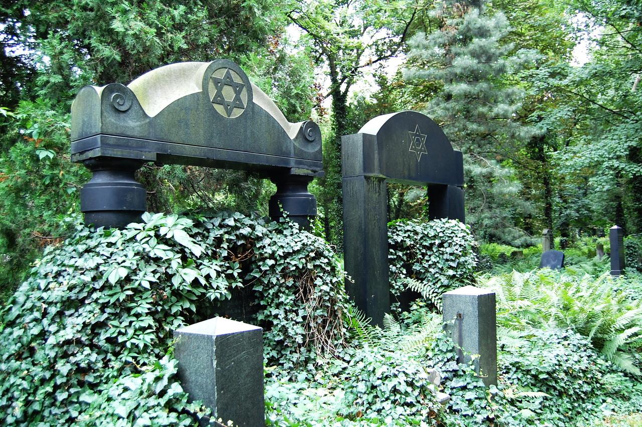 Фото Еврейское кладбище Варшавы