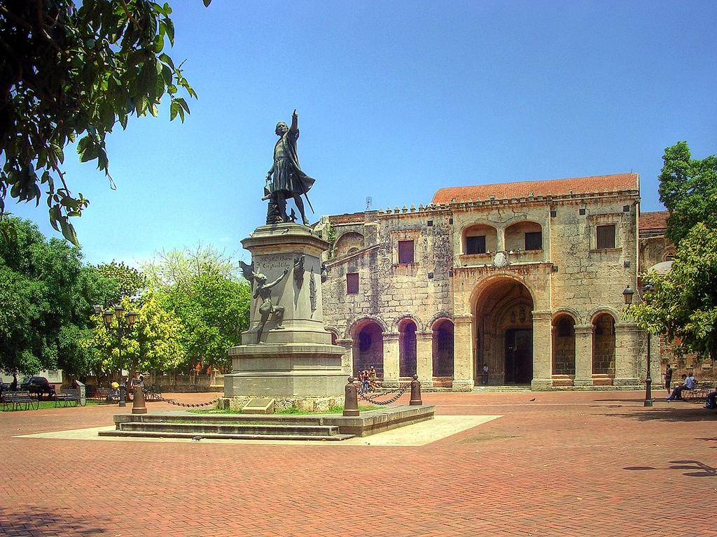 Фото Парк Колумба и Памятник Христофору Колумбу