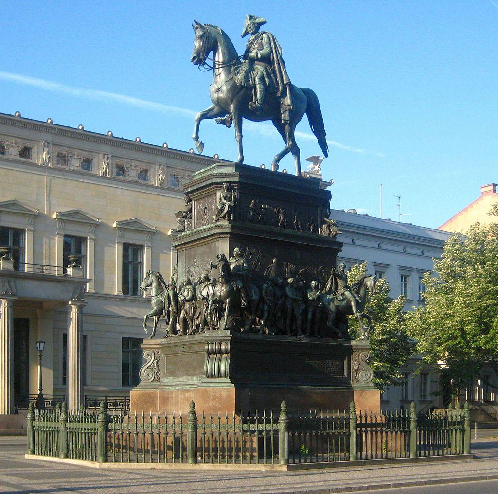 Фото Конная статуя Фридриха Великого