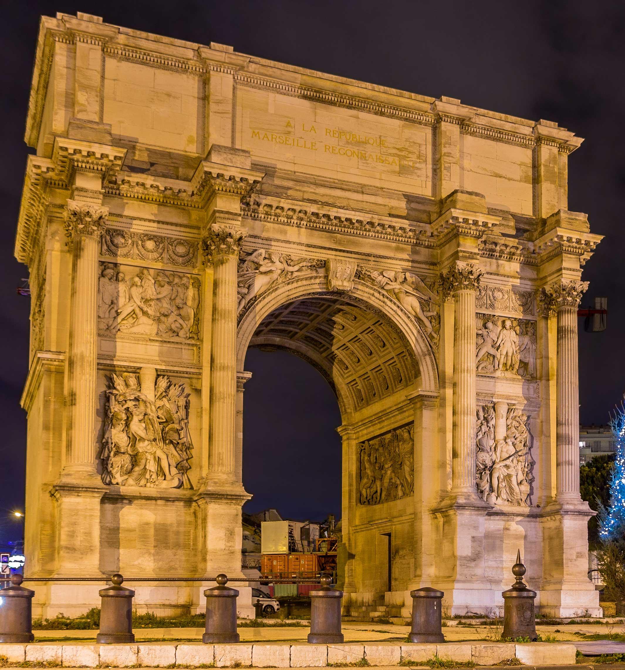 Фото Триумфальная арка Порт д’Экс