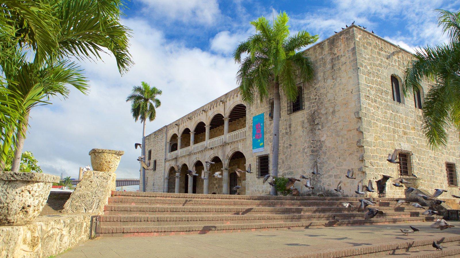 Фото Алькасар-де-Колон или Дворец Колумба