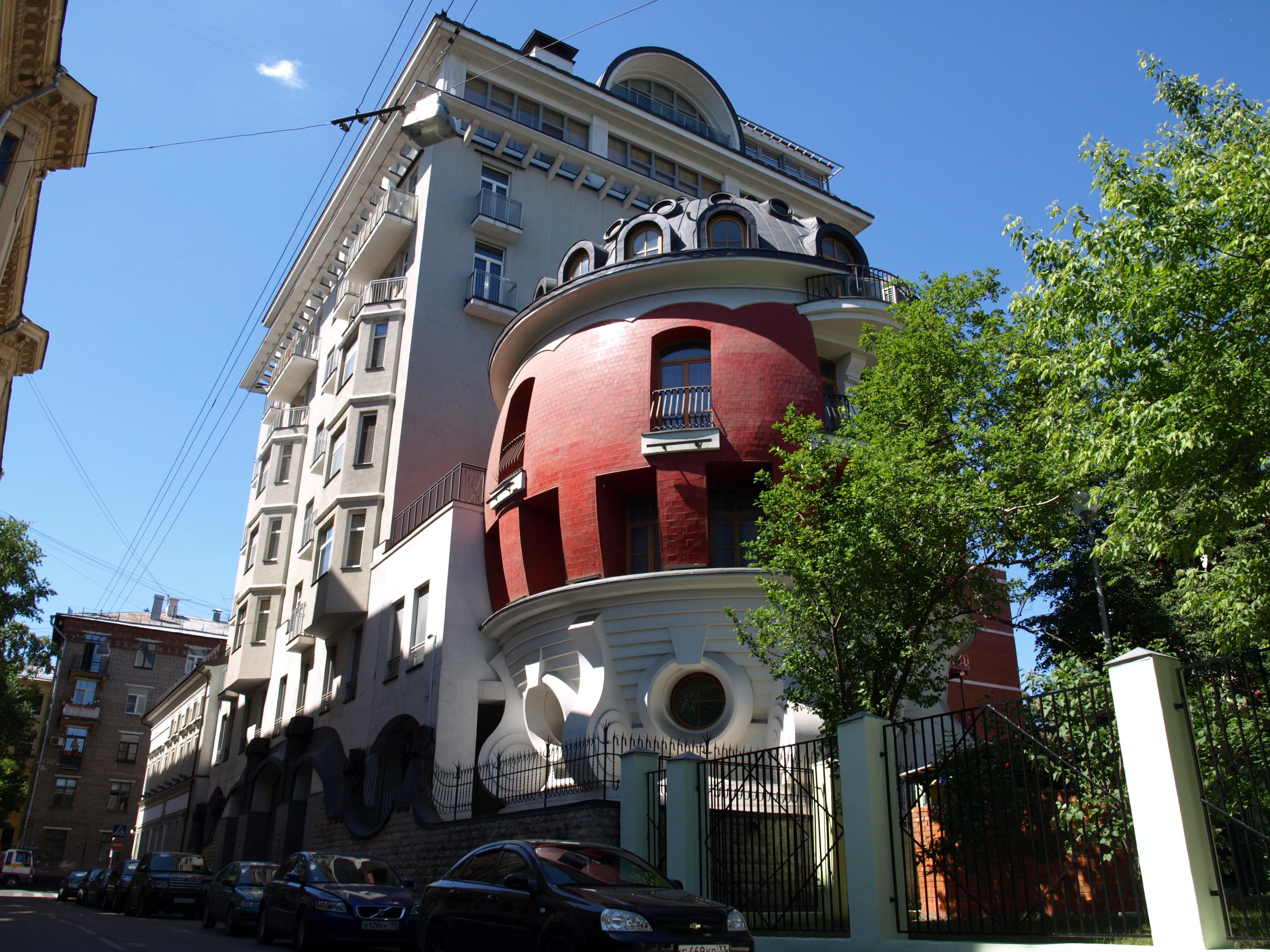 Дом-яйцо в Москве