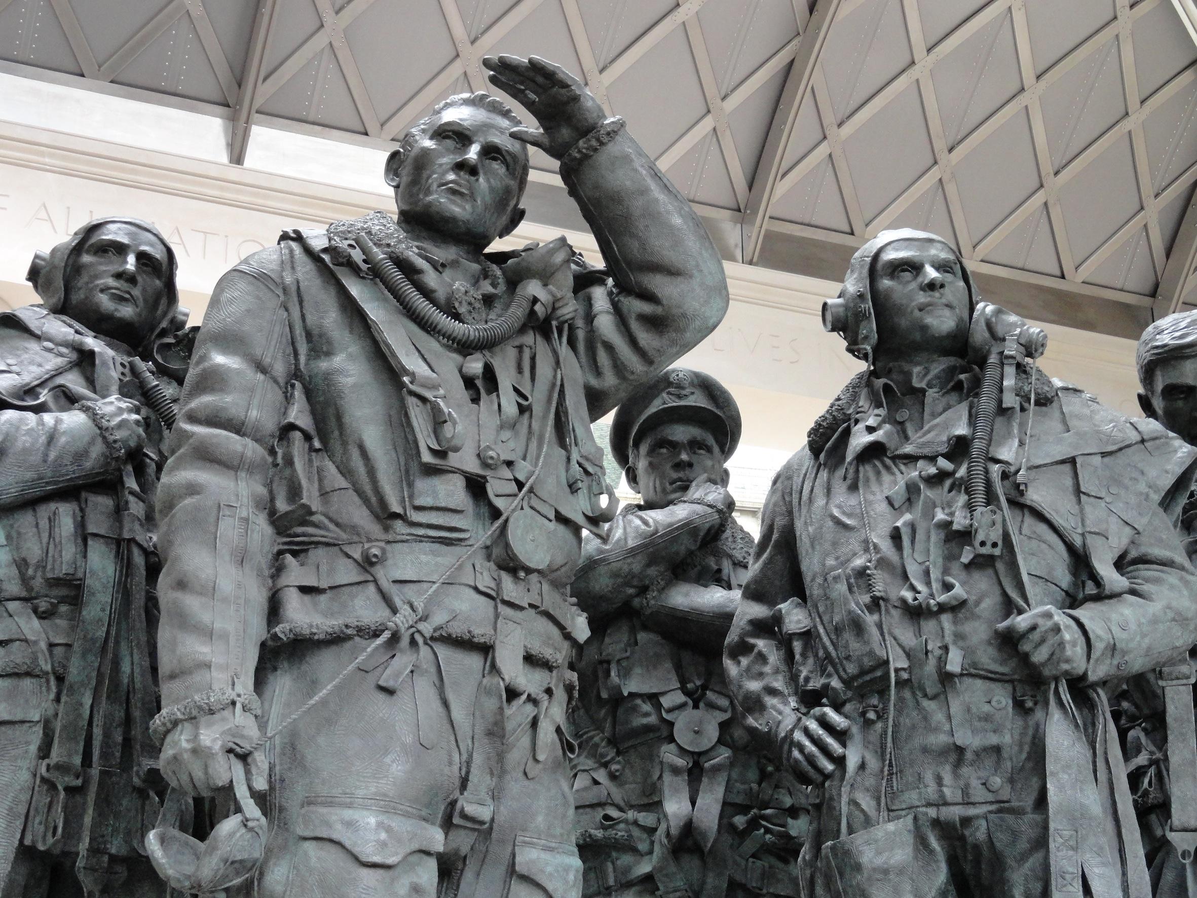 Фото Памятник лётчикам-бомбардировщикам