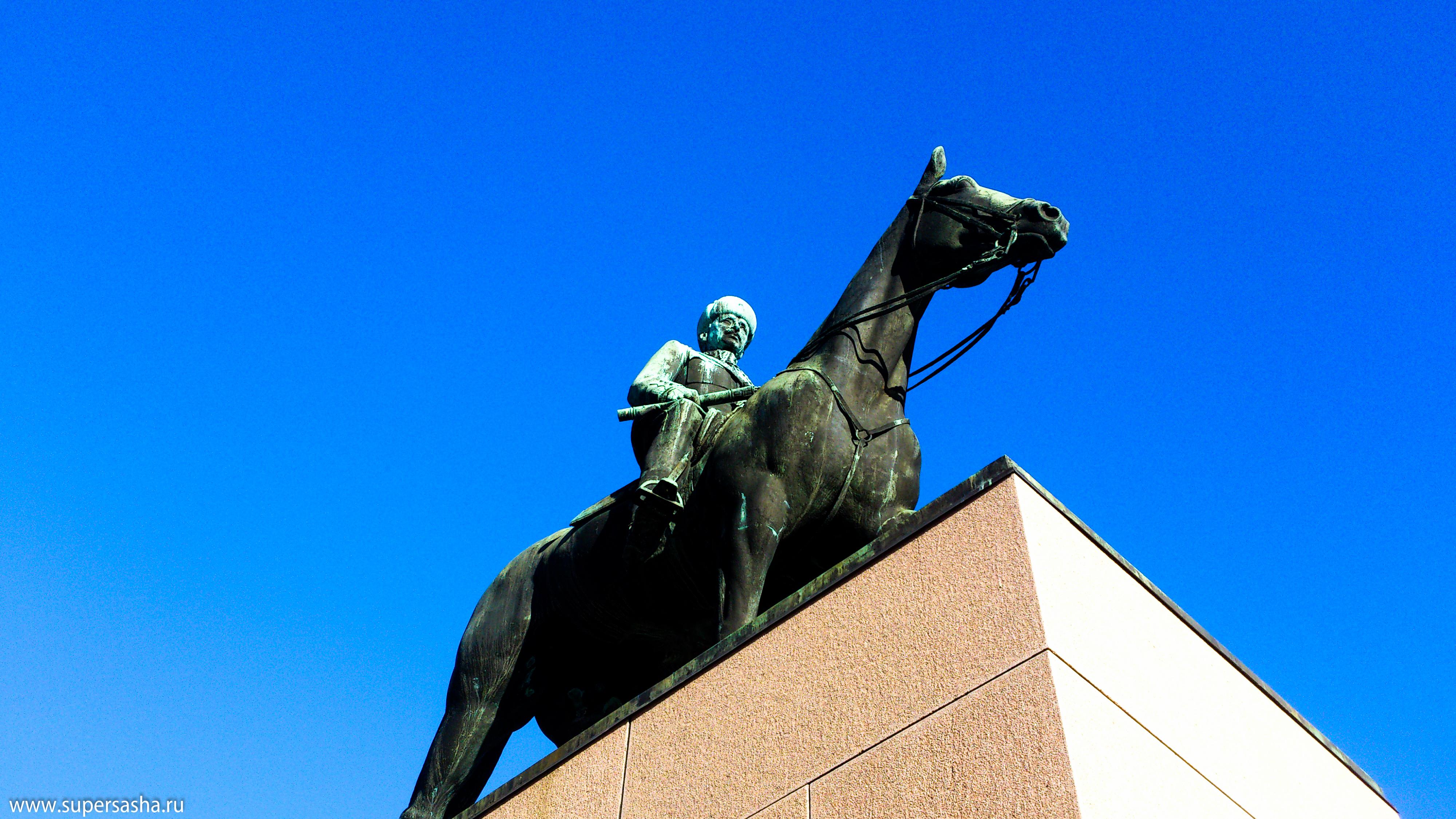 Фото Памятник Маннергейму