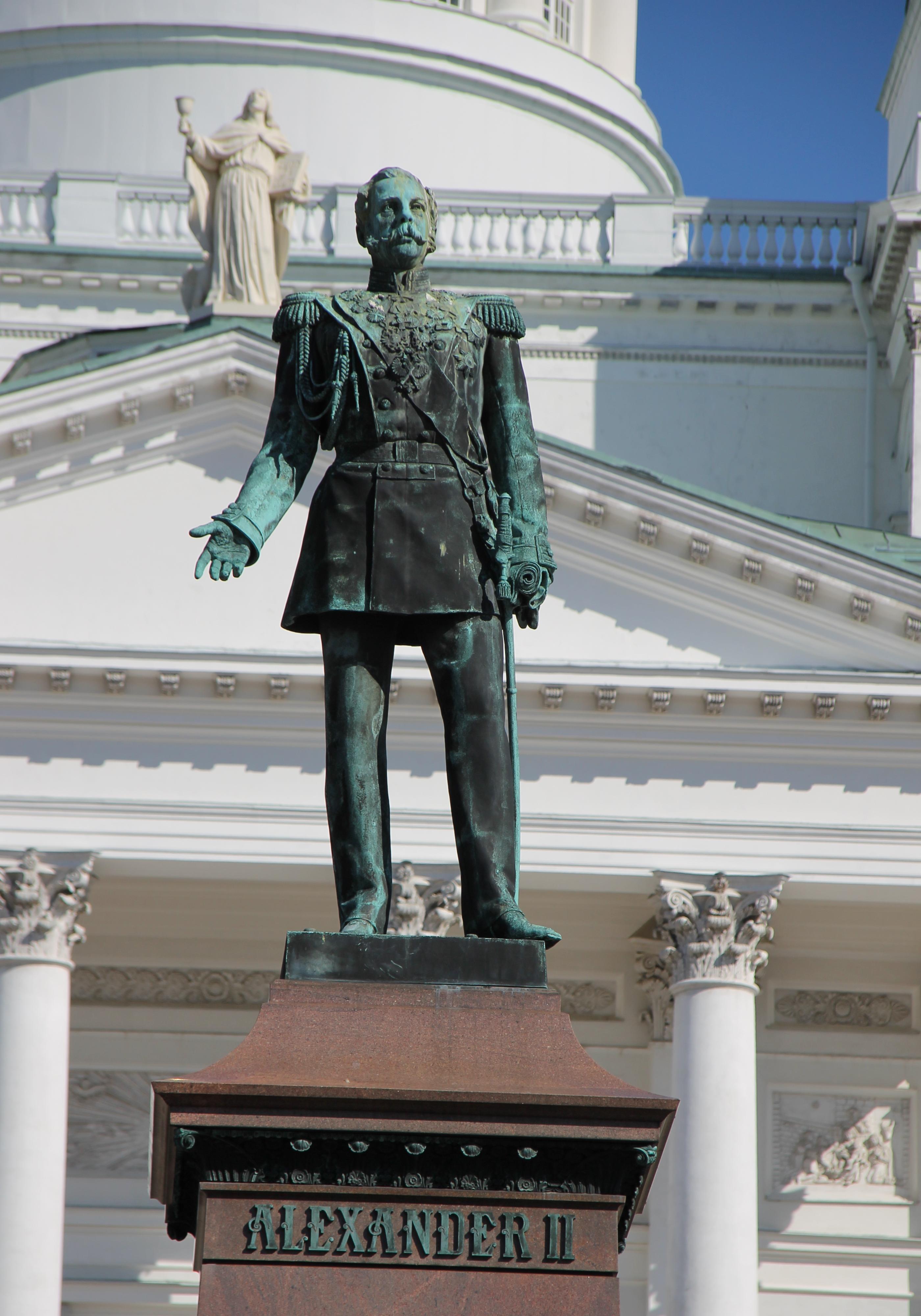 Фото Памятник Александру II