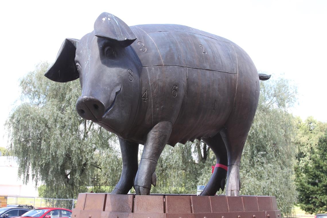 Фото Скульптура &quot;Бронзовая свинья&quot;