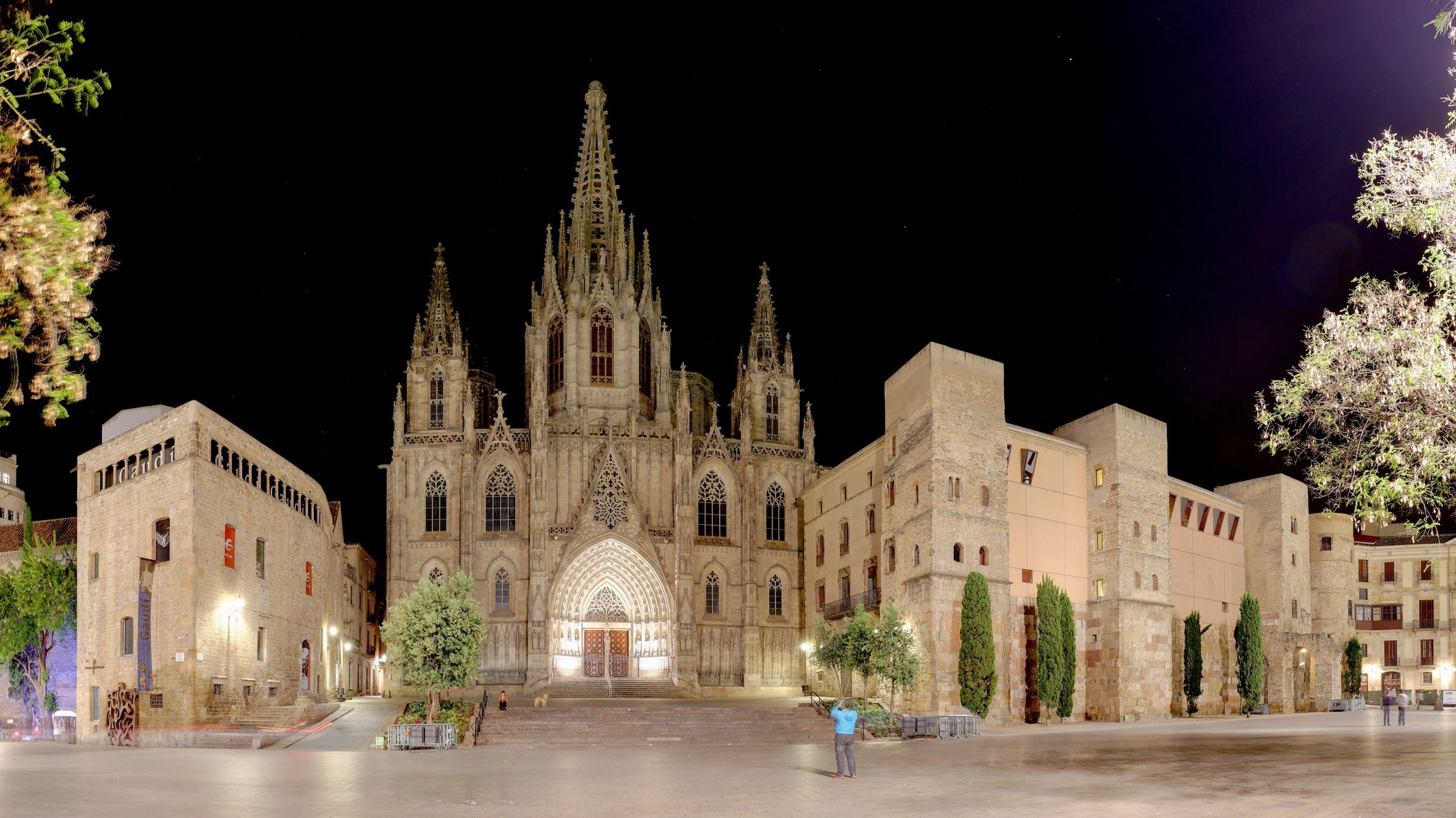 Фото Кафедральный Собор Барселоны (Собор Святого Креста и Святой Евлалии)