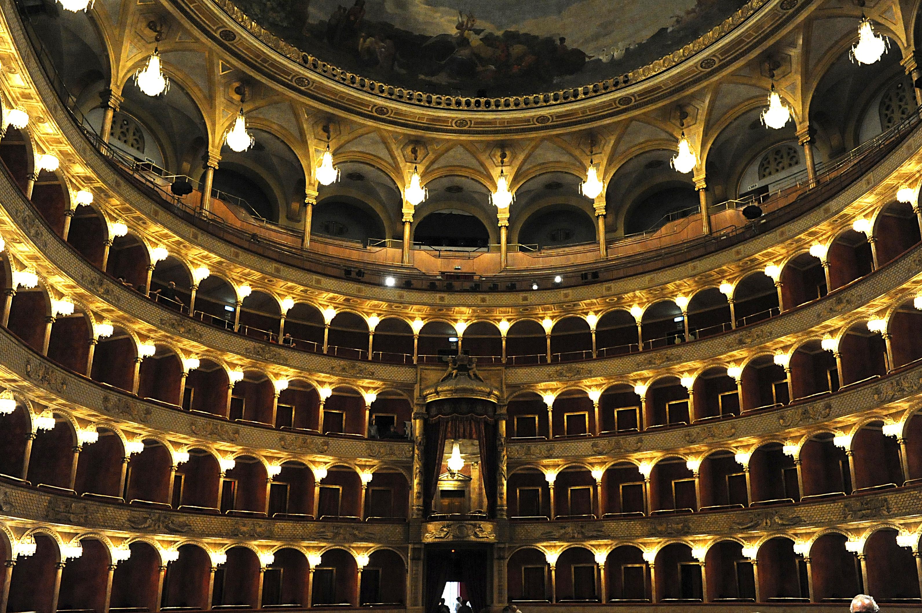Фото Римский оперный театр