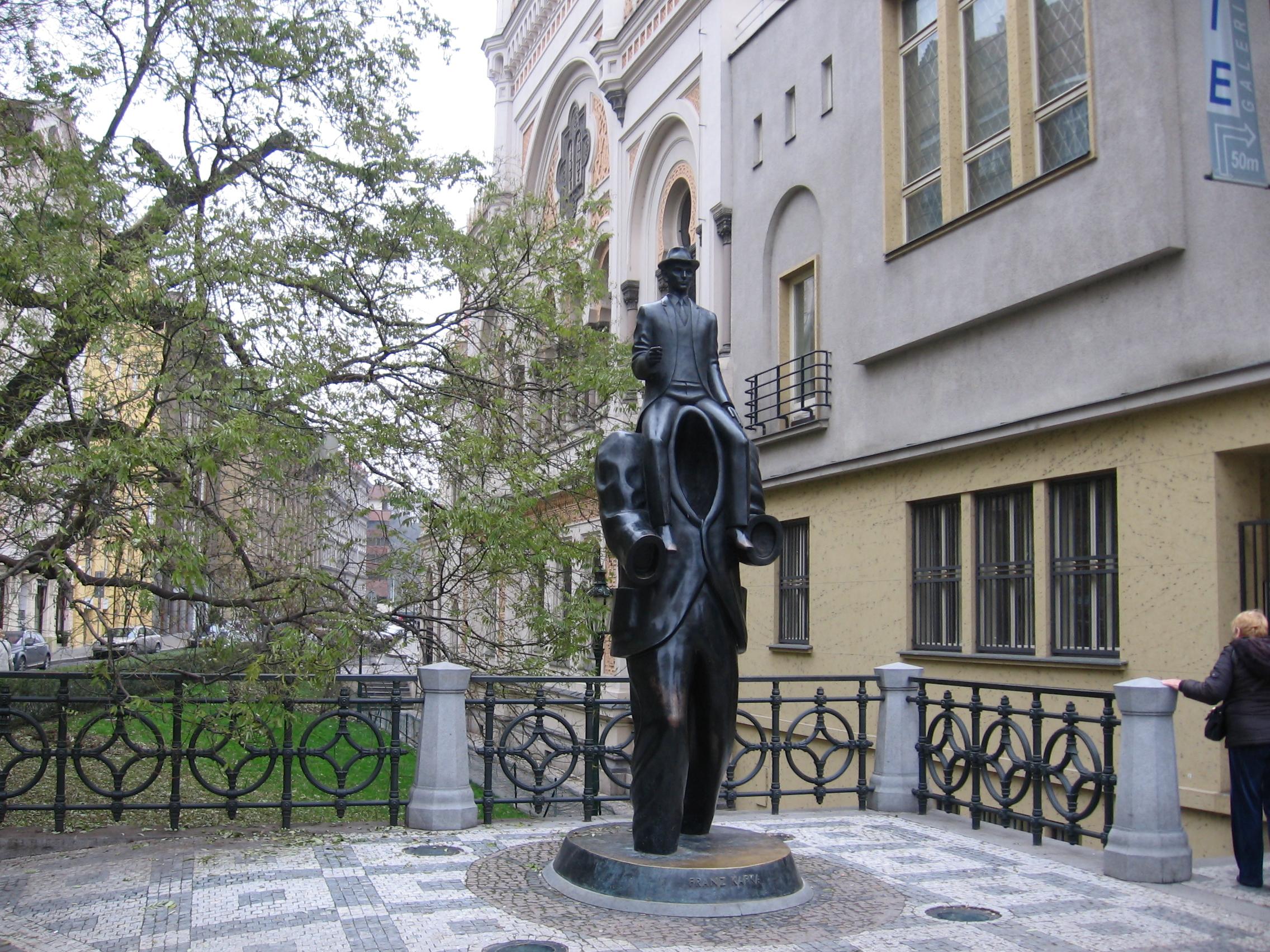 Фото Памятник Францу Кафке