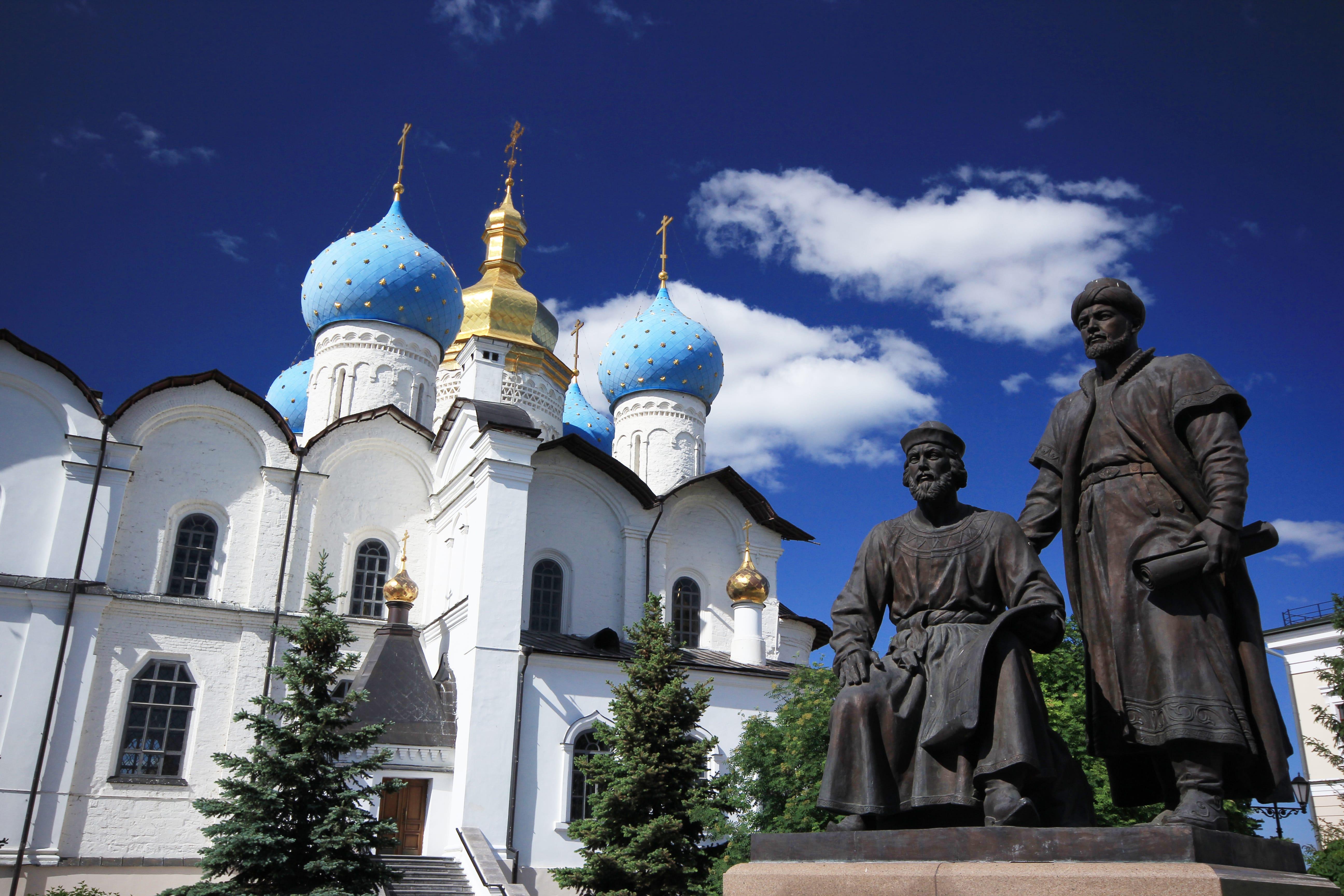 Фото Памятник зодчим Казанского кремля
