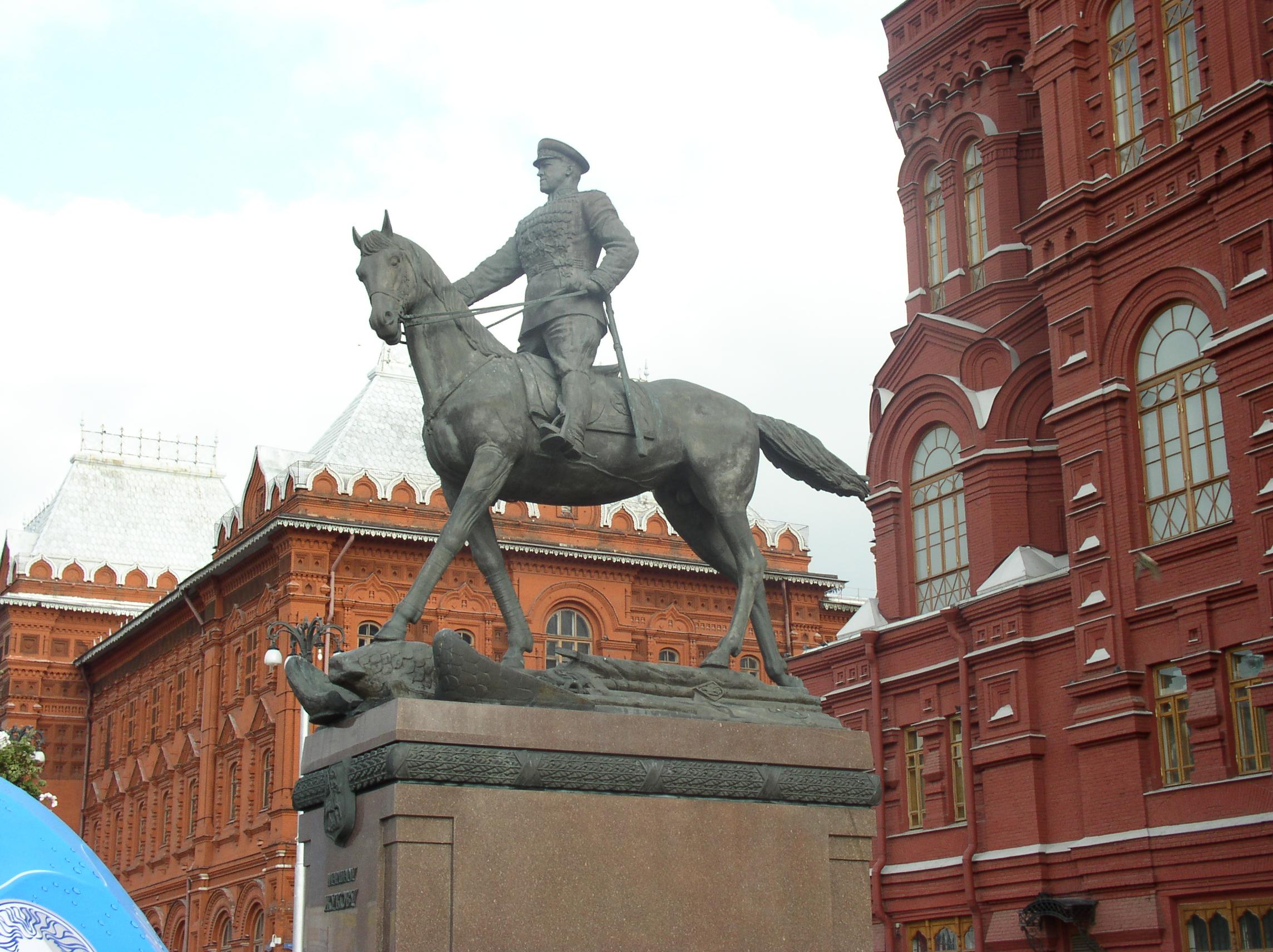 Фото Памятник маршалу Жукову